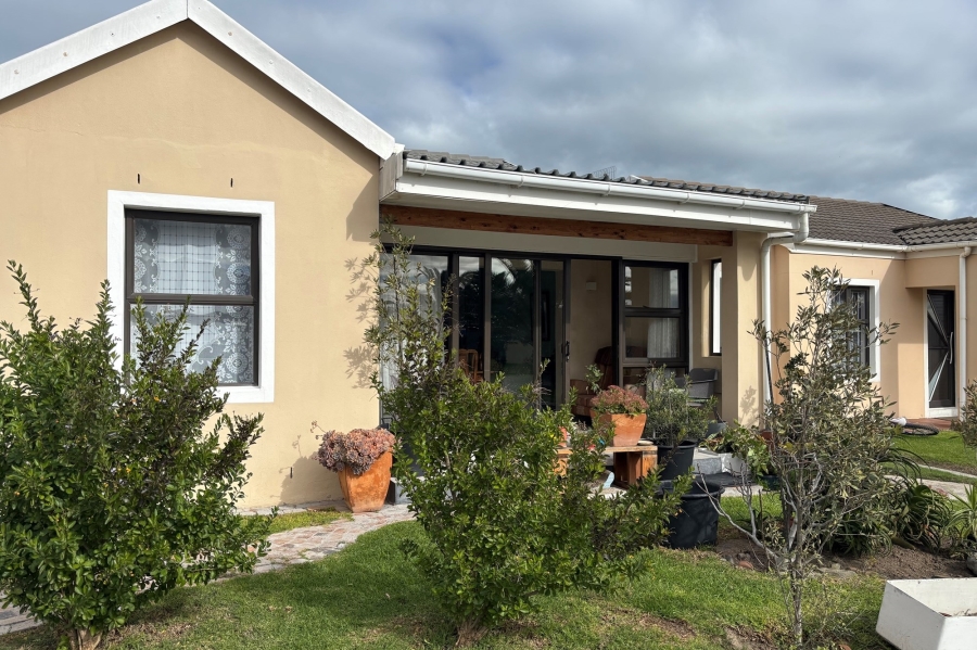 2 Bedroom Property for Sale in Guldenland Western Cape